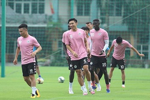 Các CLB V-League hội quân và chờ đợi