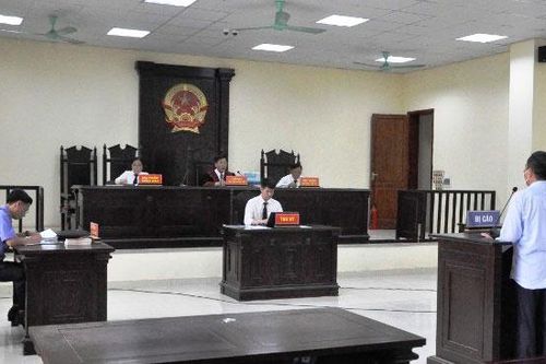 24 tháng tù giam cho nguyên cán bộ thuế Thanh Hóa cưỡng đoạt tài sản