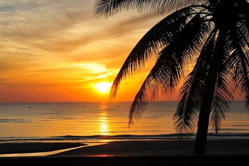 Ngắm hoàng hôn Đà Nẵng đẹp ngất ngây qua góc nhìn 'Tây'