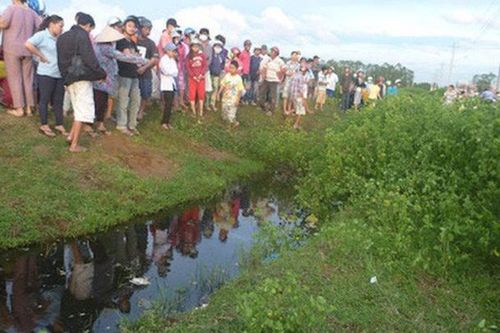 'Phát điên' vì hàng xóm kiêm... sui gia