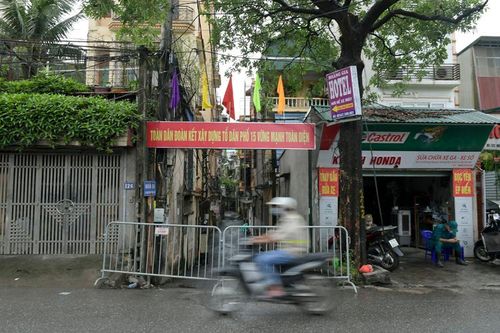 Hà Nội khoanh vùng khu vực sinh sống của ca mắc COVID-19 ở quận Tây Hồ