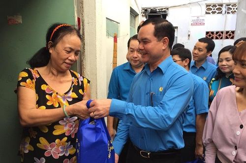 TP Hồ Chí Minh chuẩn bị gói hỗ trợ thứ hai cho các đối tượng bị ảnh hưởng dịch COVID-19