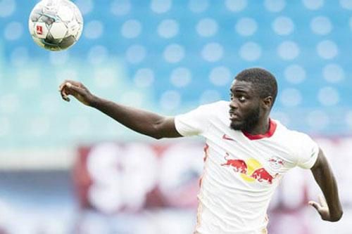 RB Leipzig và PSG: Upamecano thách thức Mbappe