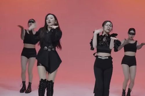Irene & Seulgi (Red Velvet) trình diễn 'Monster' sự kiện của tạp chí Time danh giá, gửi lời cảm ơn tới các nhân viên y tế tuyến đầu