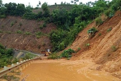 Sơn La: Mưa lớn kéo dài nhiều tuyến đường bị sạt lở