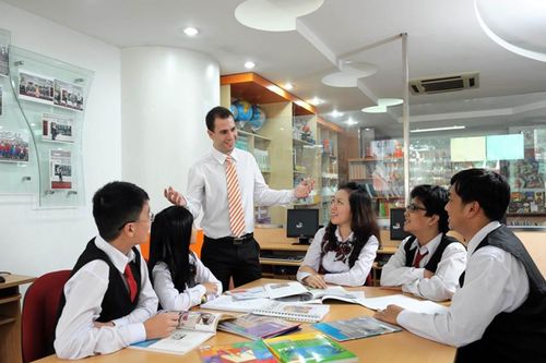 Thông điệp của ADB và ILO về nguy cơ tạo ra một 'thế hệ bị cách li'