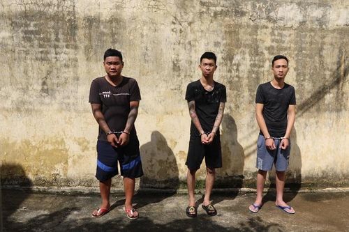 Tạm giam lái xe, phụ xe cướp tài sản