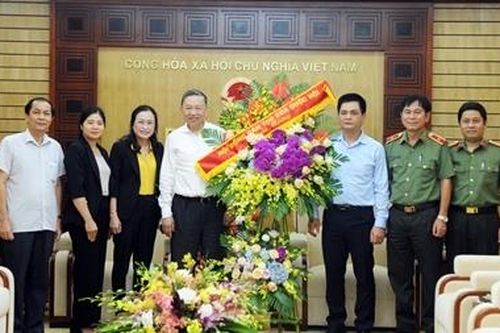 Bộ trưởng Tô Lâm tiếp Đoàn đại biểu Hội đồng Dân tộc của Quốc hội nhân kỷ niệm Ngày truyền thống CAND