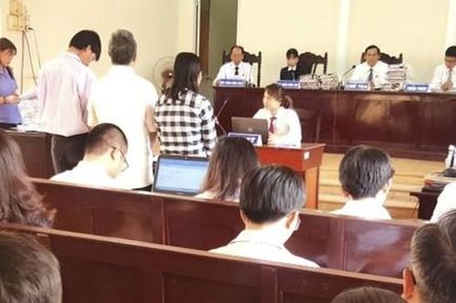 Kỳ án '2 trong 1' và bản cáo trạng 'có 1 không 2'(!)