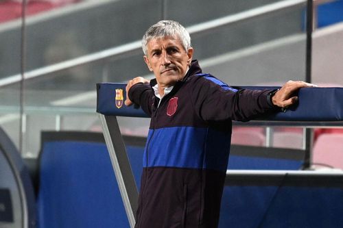 Thua nhục nhã tại Champions League, Barcelona sa thải HLV Quique Setien