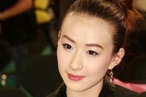 Đời tư người đẹp giới siêu giàu Singapore: 23 tuổi chứng kiến bố mẹ và anh trai qua đời, một mình tiếp quản đế chế 25 nghìn tỷ đồng