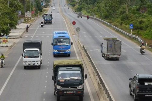 Hà Nội: Hơn 200 ô tô kinh doanh vận tải bị tước phù hiệu do vi phạm tốc độ
