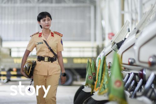 Một ngày luyện tập của nữ cảnh sát dẫn đoàn