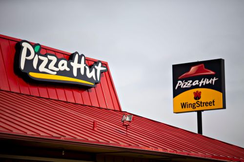 Kinh doanh kiệt quệ, Pizza Hut đóng cửa 300 nhà hàng ở Mỹ