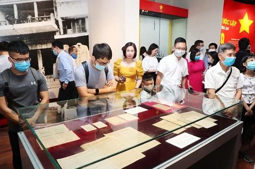 Hiện vật xưa kể 'Ngày Độc lập 2/9'