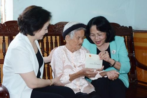 Phó Chủ tịch nước Đặng Thị Ngọc Thịnh làm việc tại Yên Bái