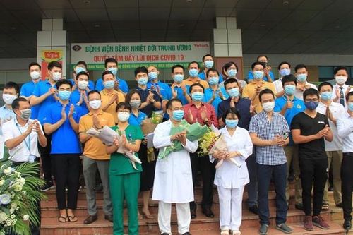 Các thành viên chuyến bay đón 219 công dân từ Guinea Xích đạo đã an toàn tuyệt đối