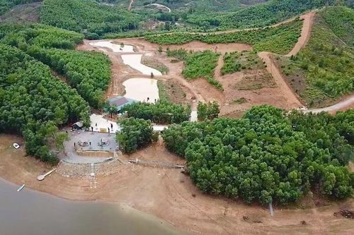 Chủ rừng xẻ đồi xây khu sinh thái 'chui' chống lệnh, công trình mới 'mọc' lên