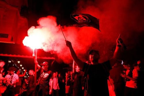 PSG vào chung kết Champions League, CĐV đổ ra đường ăn mừng