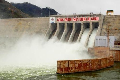 Mưa lũ làm 6 người chết, thủy điện Lai Châu mở đồng loạt cửa xả
