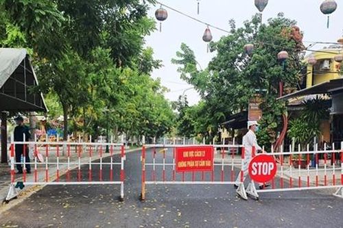 Không đeo khẩu trang, 19 trường hợp ở Hội An bị xử phạt