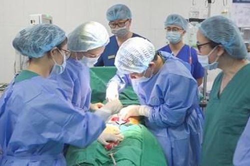 Sản phụ bị vỡ tử cung vẫn sinh con khỏe mạnh