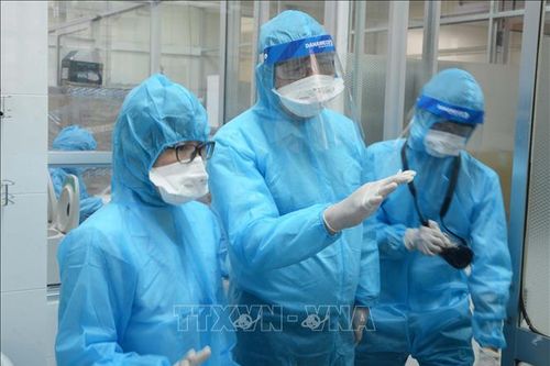 Không để người nhà chăm sóc bệnh nhân tại các khu vực cấp cứu, truyền nhiễm