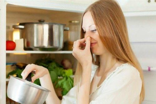 Tủ lạnh cả tuần vẫn thơm tho, không hôi tanh nhờ 6 mẹo khử mùi đơn giản