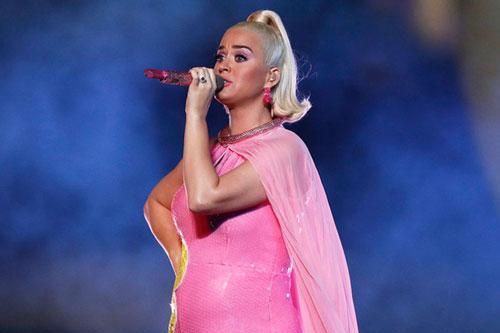 Bà bầu Katy Perry ví album mới như đứa con thứ 2