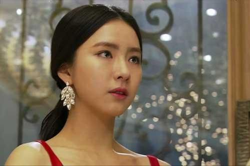 Mẹ chồng quắc mắt 'có giỏi thì cút khỏi nhà tôi', nàng dâu làm đúng ý lại kèm thêm câu chào khiến bà tức 'nổ đom đóm'