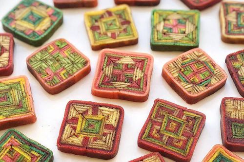 Khám phá món bánh 'kính vạn hoa' cầu kỳ bậc nhất thế giới