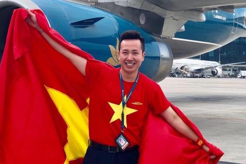 Tiếp viên trưởng chuyến bay đưa đồng bào từ Guinea Xích Đạo về nước: 'Thương lắm những con người Việt Nam'