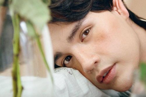 Nguyễn Trần Trung Quân gay gắt khi bị chê hát live kém: 'Đụng gì chứ đụng chuyên môn với tớ hơi sai không?'