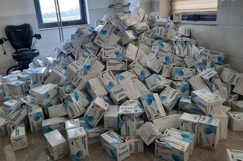 TPHCM: Phát hiện 5 cơ sở sản xuất găng tay, khẩu trang kém chất lượng