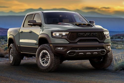 Ram 1500 TRX 2021, đối thủ xứng tầm của Ford F-150 Raptor