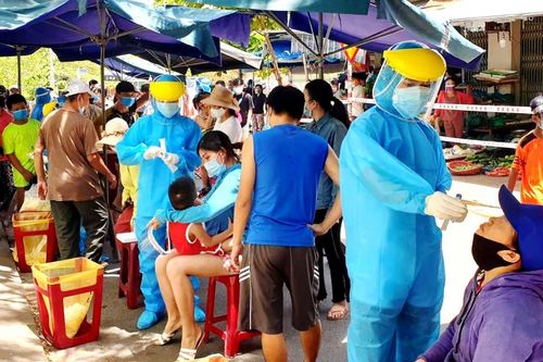Tiểu thương chợ đầu mối lớn nhất Đà Nẵng mắc COVID-19 tiếp xúc rất nhiều người