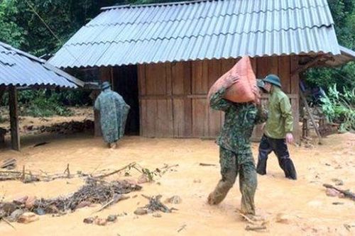 Mưa lũ 6 người chết, hàng trăm hộ dân phải di dời khẩn cấp
