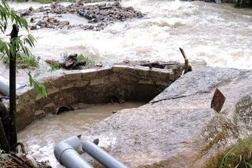 Tìm kiếm nạn nhân mất tích khi đi sửa ống nước ở Lào Cai