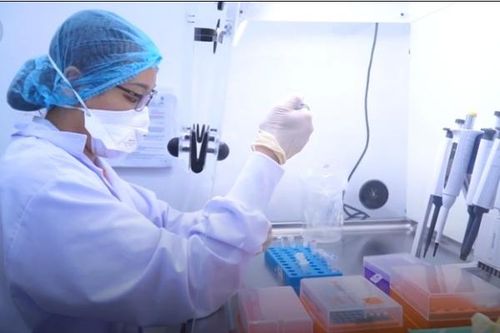 Bên trong phòng xét nghiệm RT-PCR vừa được thiết lập tại Đà Nẵng