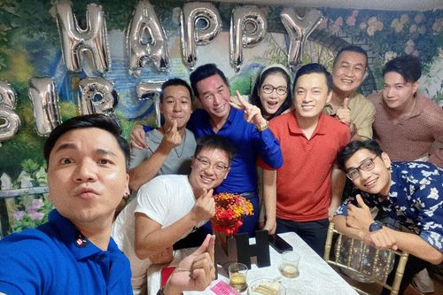 Lý Nhã Kỳ tự tay tổ chức sinh nhật cho 'thần tượng' tại nhà riêng