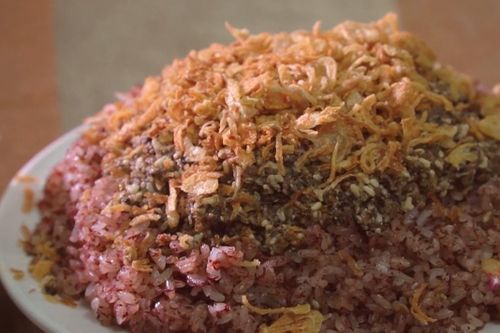 Ăn thử xôi trứng kiến vùng cao ngay ở Hà Nội