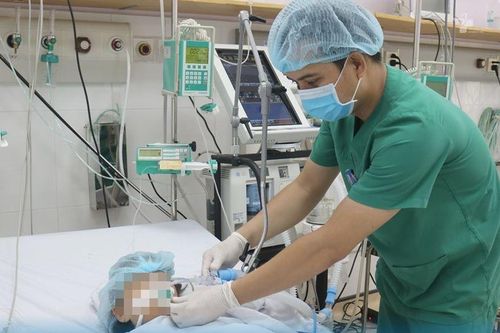 Bé gái 9 tuổi ngưng thở do đuối nước