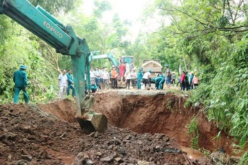 Tại huyện Mỹ Đức: Sụt lún nghiêm trọng cống qua đê hữu Đáy