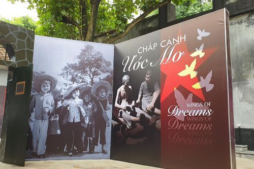 Trưng bày 'Chắp cánh ước mơ' nhân kỷ niệm Cách mạng Tháng Tám và Quốc khánh 2-9