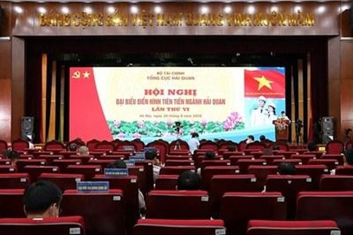 Tiếp tục nhân rộng các điển hình tiên tiến trong ngành Hải quan
