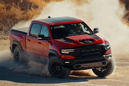 Ram 1500 TRX 2021 quyết tâm 'thách đấu' Ford F-150 Raptor