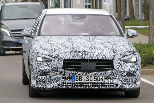 Rò rỉ ảnh chạy thử của Mercedes-Benz C-Class thế hệ mới
