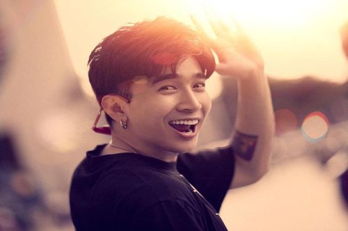 Chi Dân đăng ảnh nhập viện khiến fan lo lắng