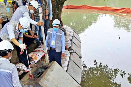 Hợp long toàn tuyến bờ kè Hồ Hoàn Kiếm
