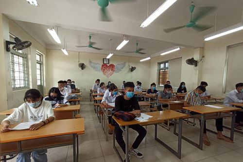 Quảng Nam: Một giáo viên coi thi tốt nghiệp THPT nhiễm COVID-19